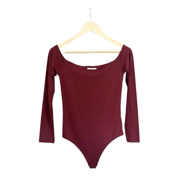 Aritzia Babaton Contour Off Shoulder Maroon Bodysuit Long Sleeve Medium - Picture 1 of 5